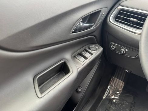 Used 2023 Chevrolet Equinox LT AWD/4WD image 33