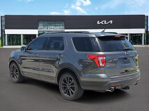 Used 2019 Ford Explorer XLT w/ Equipment Group 202A FWD image 3