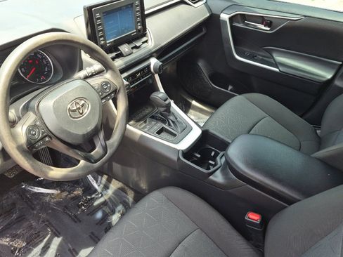Certified 2022 Toyota RAV4 XLE w/ Convenience Package FWD image 9