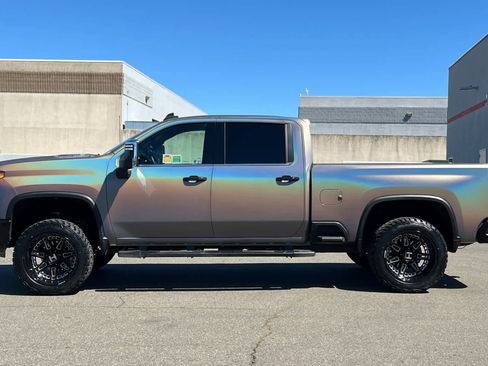 Used 2020 Chevrolet Silverado 2500 LTZ w/ LTZ Plus Package RWD image 9