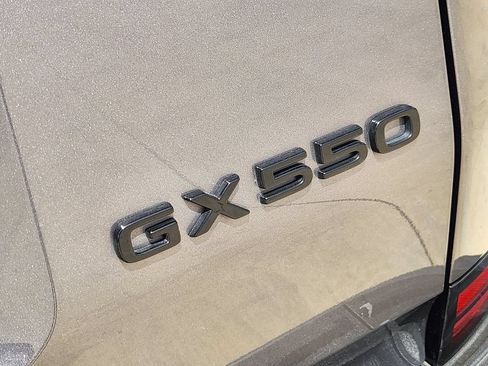 Used 2025 Lexus GX 550 w/ Accessory Package (2T) AWD/4WD image 14