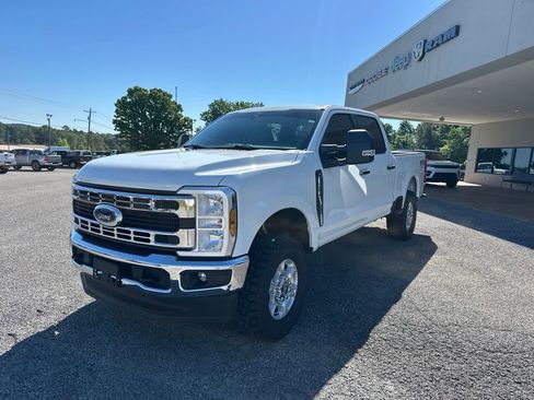 Used 2025 Ford F250 XLT w/ FX4 Off-Road Package AWD/4WD image 3