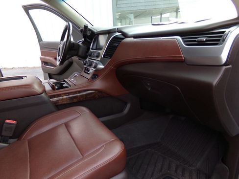 Used 2019 Chevrolet Suburban Premier image 28