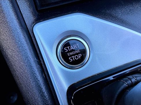 Used 2025 Nissan Altima 2.5 SV image 35