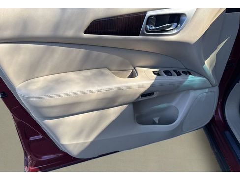 Used 2015 Nissan Pathfinder Platinum w/ Family Entertainment Package image 20