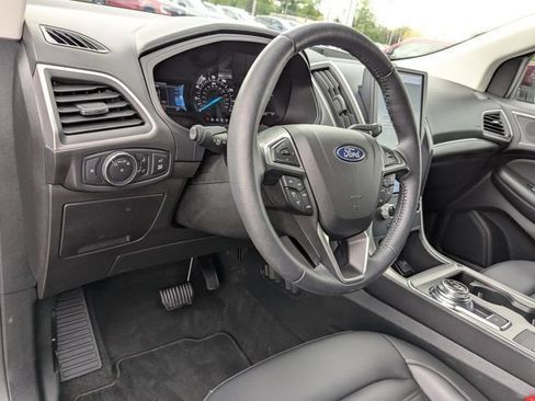 Used 2022 Ford Edge SEL w/ Convenience Package AWD/4WD image 2