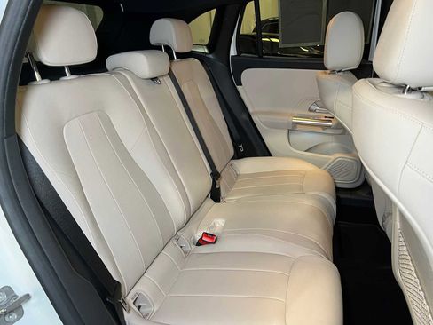 Certified 2025 Mercedes-Benz GLA 250 4MATIC image 13