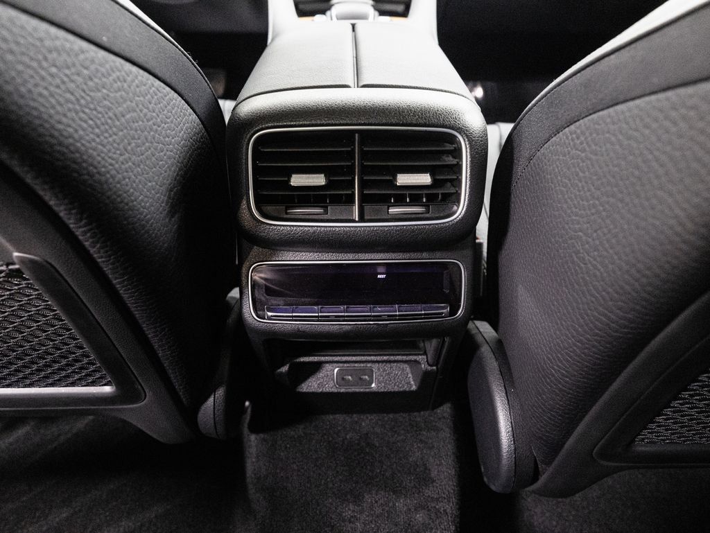 Used 2025 Mercedes-Benz GLE 450e 4MATIC image 30