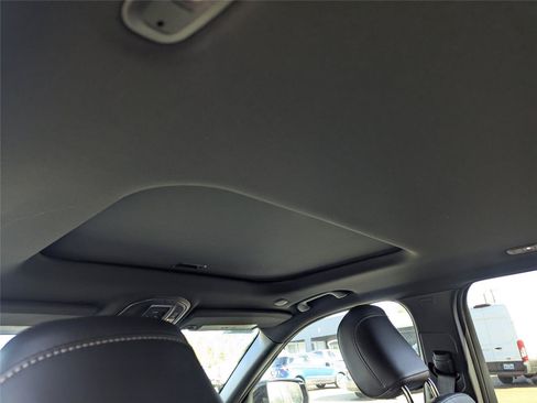 New 2025 Jeep Grand Cherokee Altitude RWD image 13