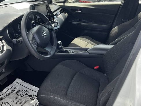 Used 2019 Toyota C-HR LE FWD image 10