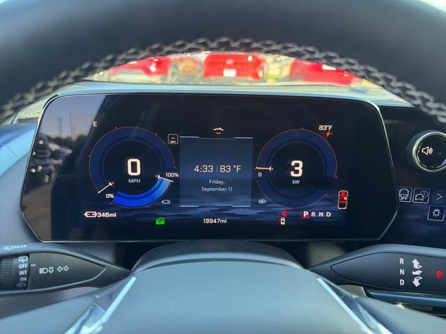 Certified 2024 Chevrolet Equinox EV LT FWD image 17