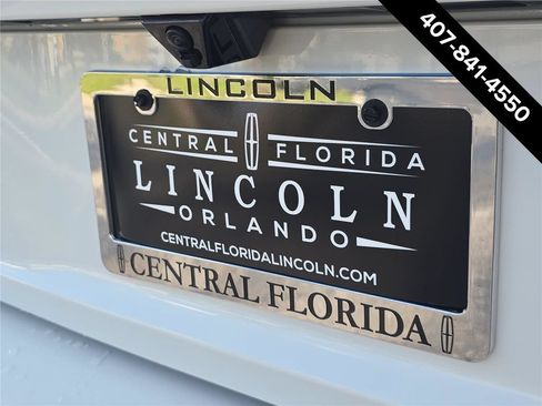 New 2027 Lincoln Navigator Premiere RWD image 5
