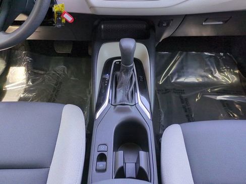 Used 2025 Toyota Corolla LE FWD image 18
