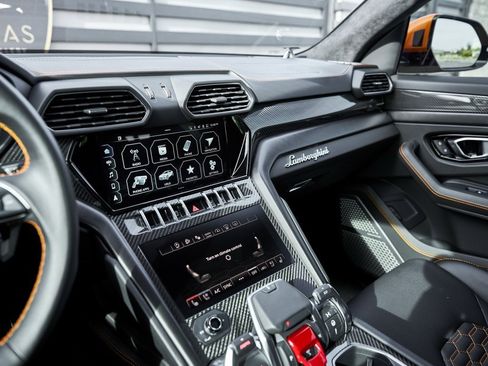 Used 2022 Lamborghini Urus image 64