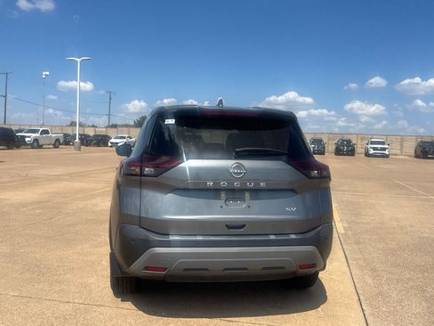Used 2023 Nissan Rogue SV FWD image 18