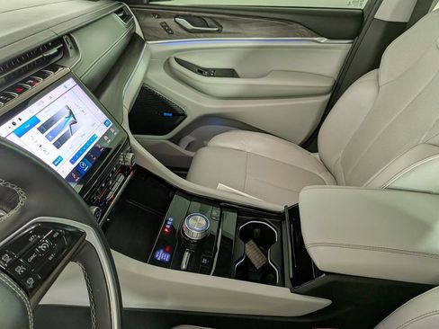 Certified 2021 Jeep Grand Cherokee L Overland w/ Luxury Tech Group IV AWD/4WD image 30