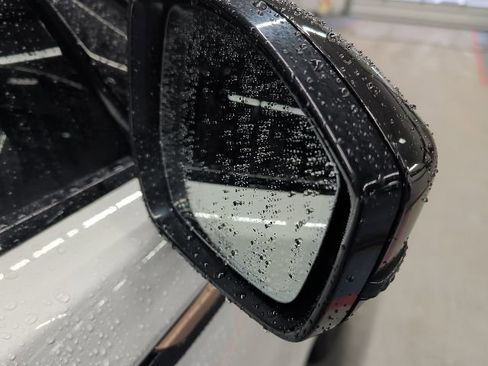 Used 2020 Land Rover Range Rover Velar R-Dynamic S image 9