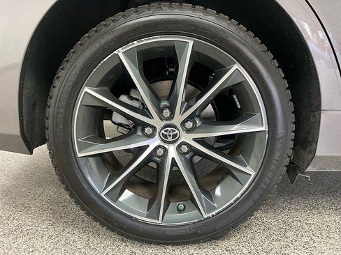 Used 2017 Toyota Camry XSE image 25