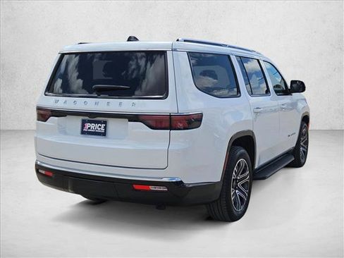 Used 2025 Jeep Wagoneer Series II RWD image 5