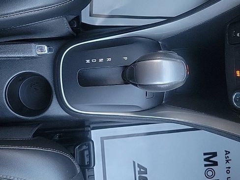 Used 2020 Chevrolet Trax LT w/ LT Convenience Package image 16