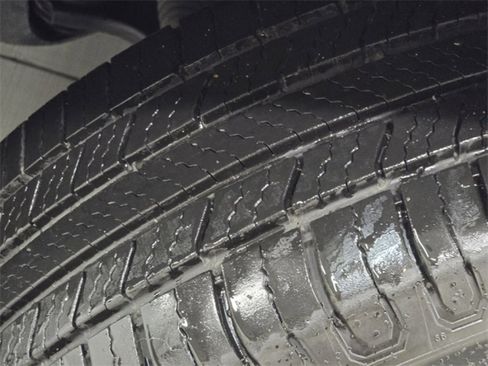 Used 2022 Toyota RAV4 XLE image 11