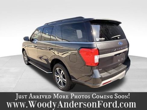 Used 2023 Ford Expedition XLT RWD image 4