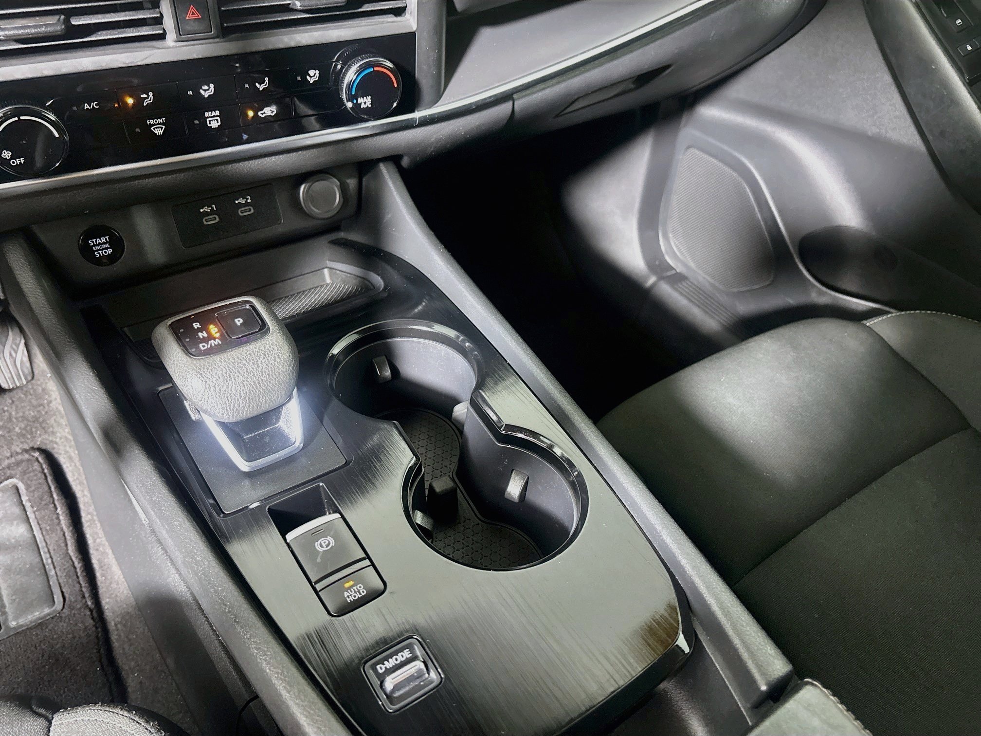 Used 2024 Nissan Rogue S FWD image 25