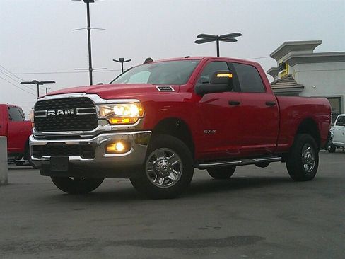 Used 2024 RAM 2500 Big Horn w/ Bed Utility Group image 2