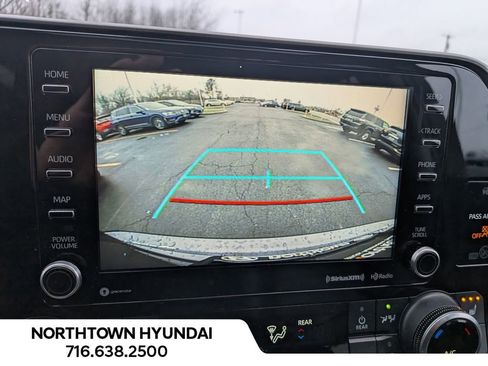Used 2022 Toyota Highlander XLE image 22