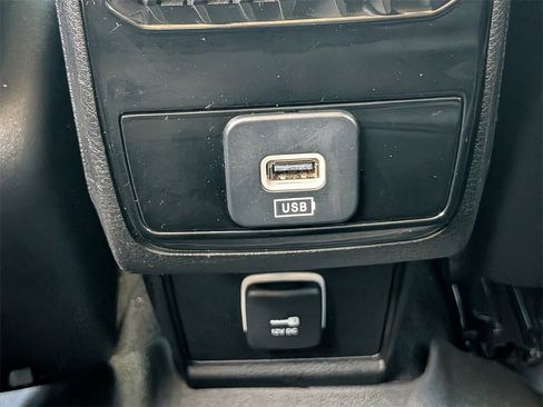 Used 2022 Jeep Compass Latitude w/ Sun and Sound Group image 16