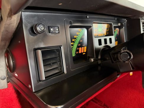 Used 1988 Chevrolet Corvette Convertible RWD image 13