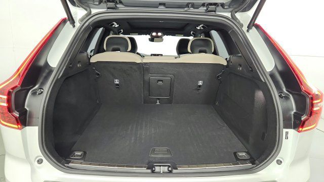 Certified 2026 Volvo XC60 B5 Plus w/ Protection Package Premier AWD/4WD image 53