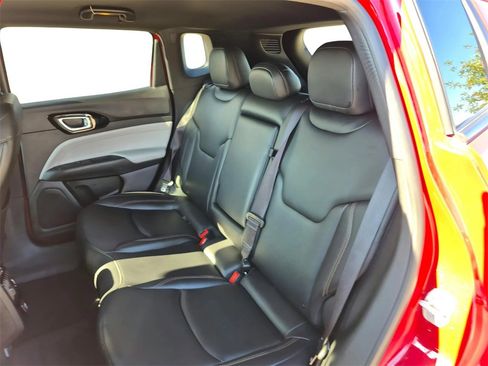 Used 2024 Jeep Compass Limited image 27