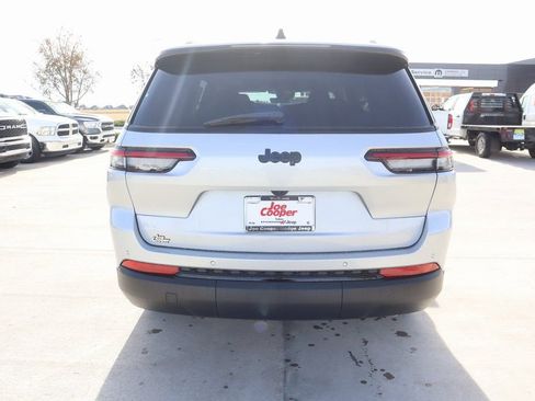 New 2025 Jeep Grand Cherokee L Altitude image 22