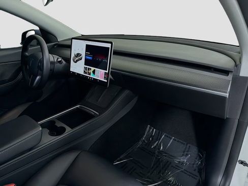 Used 2022 Tesla Model Y Performance image 29