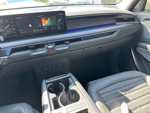 Used 2024 Kia EV9 Land image 17