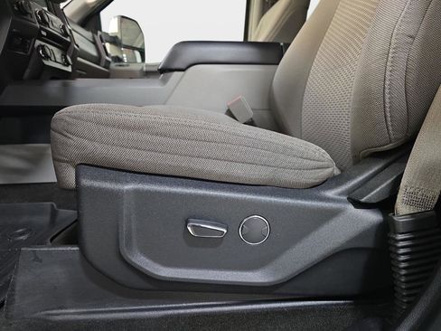 Used 2018 Ford F250 XLT w/ XLT Premium Package AWD/4WD image 20