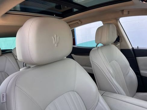 Used 2019 Maserati Levante S GranLusso AWD/4WD image 34