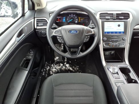 Used 2020 Ford Fusion SE image 11