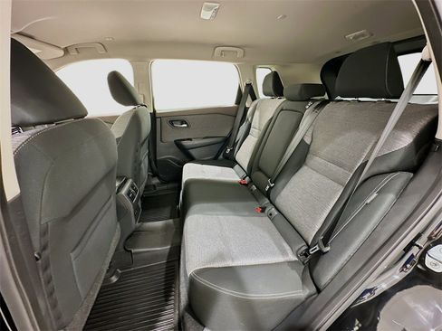 Used 2022 Nissan Rogue SV image 24