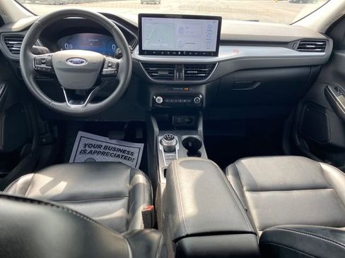 Used 2023 Ford Escape Platinum AWD/4WD image 5
