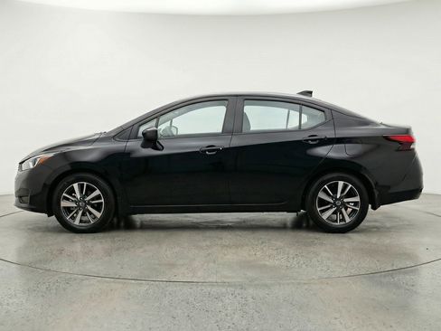 Used 2025 Nissan Versa SV image 5