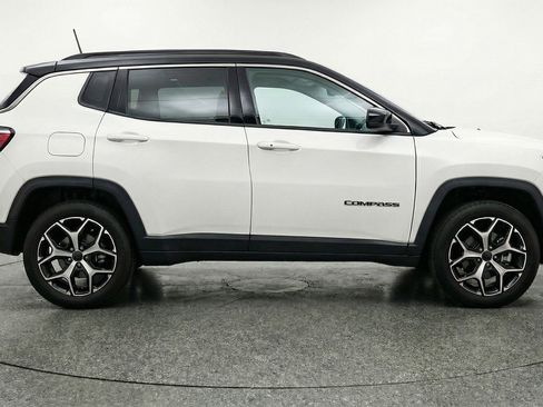 Used 2025 Jeep Compass Limited AWD/4WD image 11
