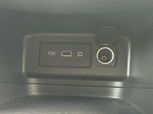 Used 2019 Chevrolet Equinox LT AWD/4WD image 22