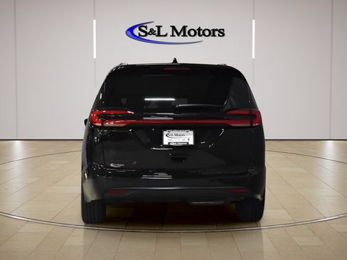 New 2026 Chrysler Pacifica Select w/ S Appearance Package FWD image 6