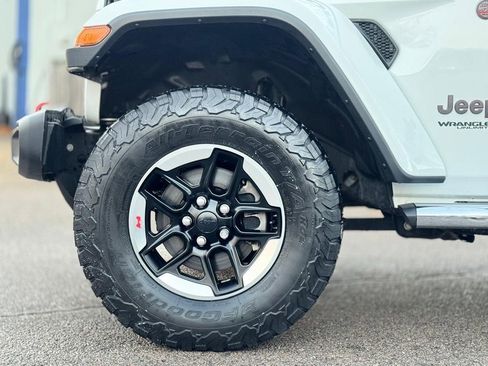 Used 2018 Jeep Wrangler Unlimited Rubicon w/ Dual Top Group image 11