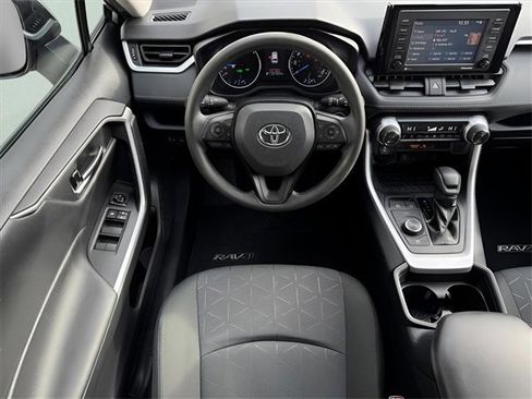 Used 2021 Toyota RAV4 XLE image 9
