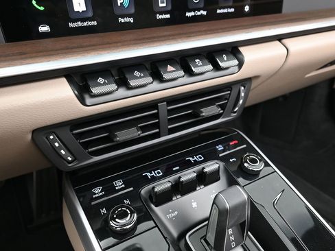 Certified 2025 Porsche 911 Carrera image 22