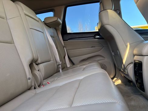 Used 2019 Jeep Grand Cherokee Overland image 15