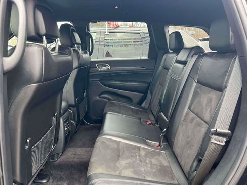 Used 2018 Jeep Grand Cherokee Laredo image 30